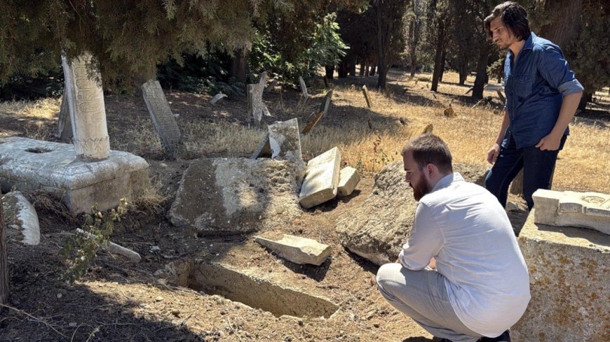 Tekirdağ'da defineciler, 18'inci yüzyıla ait mezarı tahrip etti