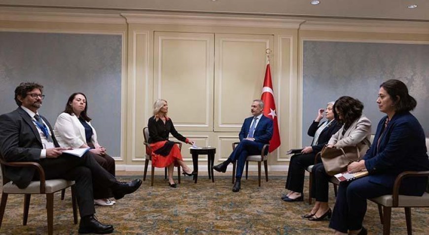 Dışişleri Bakanı Hakan Fidan, İrlanda-Türkiye Dostluk Grubu üyeleri ile görüştü