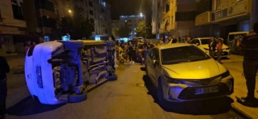 ALKOLLÜ SÜRÜCÜ ORTALIĞI KARIŞTIRDI: OTOMOBİL YAN YATTI