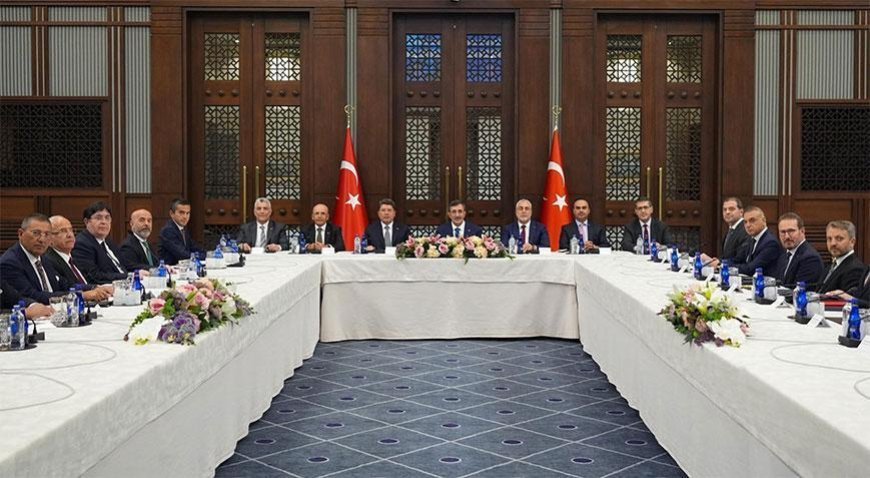 Cumhurbaşkanı Yardımcısı Yılmaz TİSK heyetini kabul etti