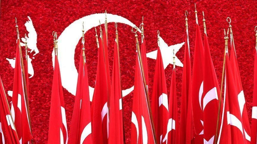 Ünlü isimlerden '30 Ağustos Zafer Bayramı' mesajları