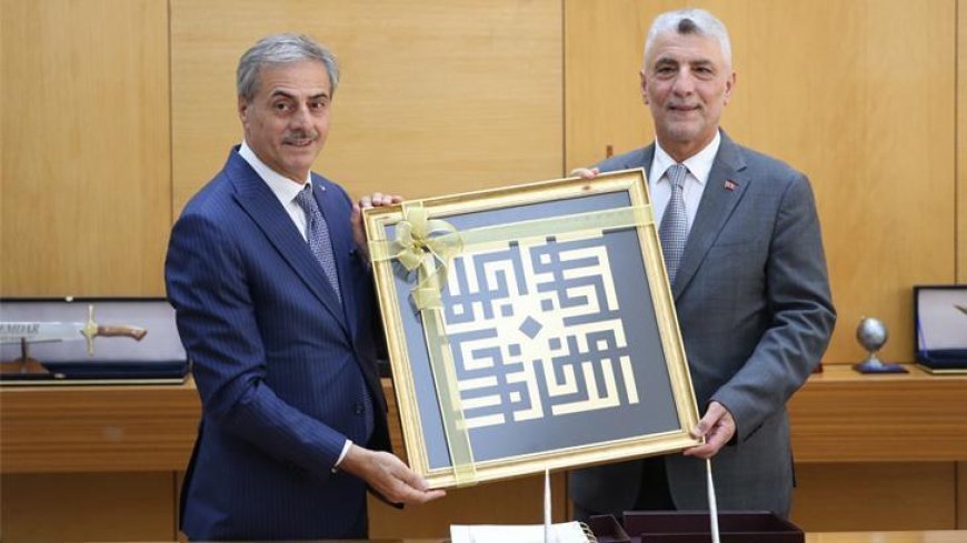 Bakan Bolat, Sakarya'da ziyaretlerde bulundu