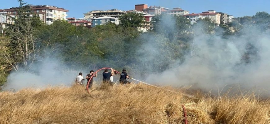 VELİKÖY’DE OTLUK ALANDA ÇIKAN YANGIN KORKUTTU