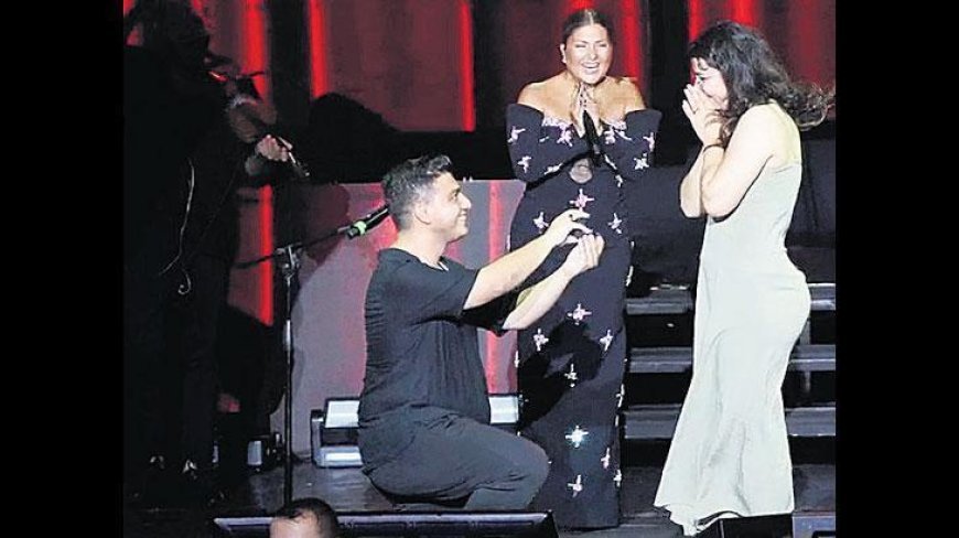 Sahnede sürprize tanıklık etti