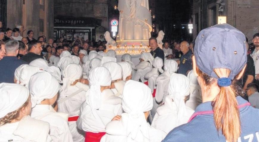 İtalya’da 2 Türk makineli tüfeklerle yakalandı! Festivali kana bulayacaklardı
