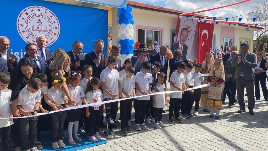 Çorlu'da Gelişim Tekstil İlkokulu törenle açıldı