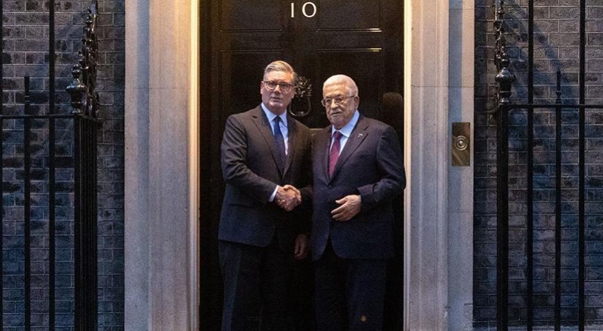 İngiltere Başbakanı Starmer, Filistin Devlet Başkanı Abbas ile görüştü