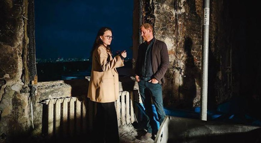 Prens Harry, Ukrayna'da: Rusya'nın vurduğu binayı inceledi!