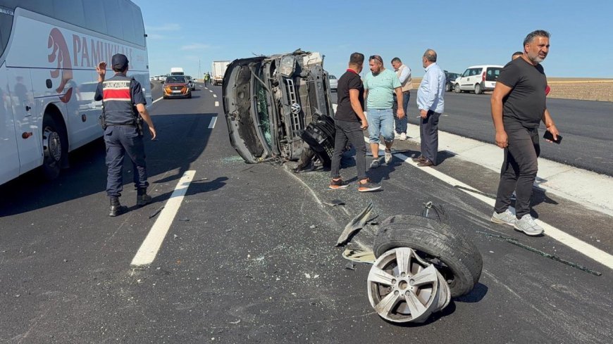 Tekirdağ'da 3 aracın karıştığı kaza; 6 yaralı