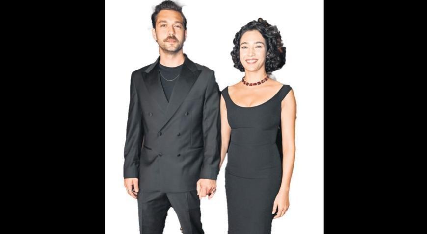 Altı yıl sonra el ele