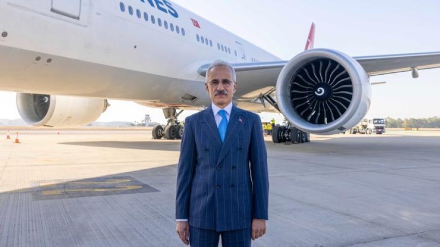 Bakan Uraloğlu duyurdu! THY'nin İstanbul-Sevilla seferleri bugün başladı