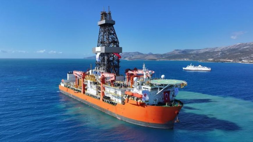 Türkiye'nin 2 yeni sondaj gemisi Mersin açıklarına demirledi