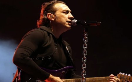 CUMHURİYET BAYRAMI ÜNLÜ SANATÇI KIRAÇ KONSERİ İLE ZİRVE YAPTI