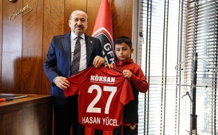 Depremzede Hasan Yücel, Gaziantep FK tesislerinde ağırlandı!