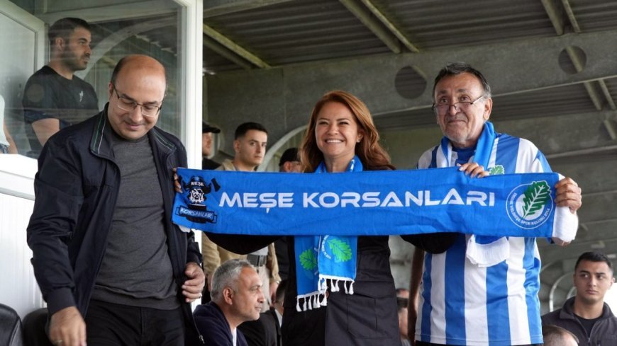 Ergene Belediye Başkanı Topak, Velimeşespor’u ilk maçında yalnız bırakmadı