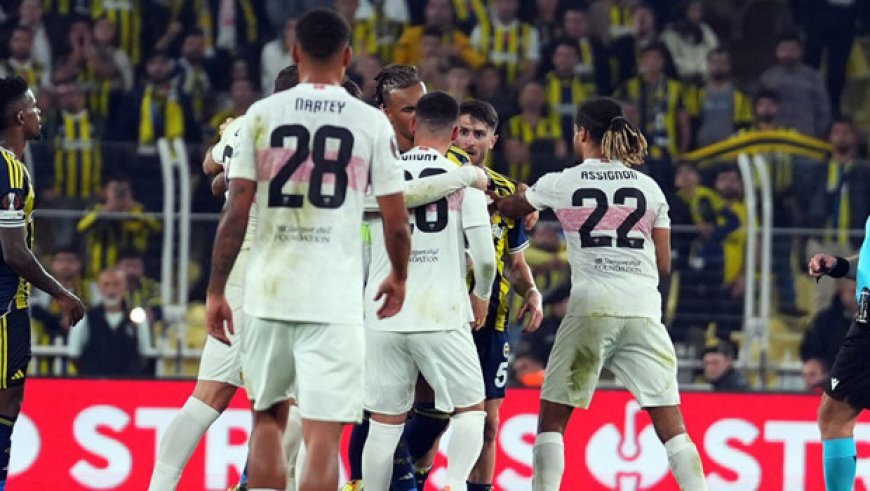 Kadıköy'de son düdük çaldı, saha karıştı!