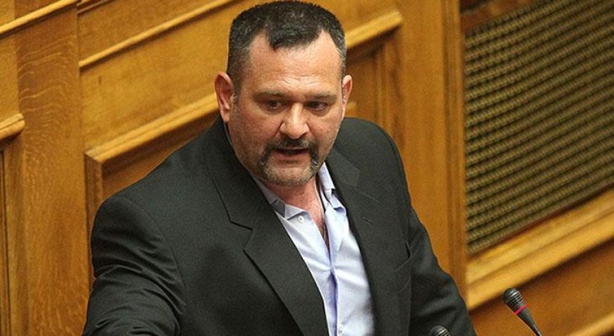 Avrupa Parlamentosu’nda büyük skandal! Türk bayrağını yırtan ırkçı Yunan vekile para ödemişler