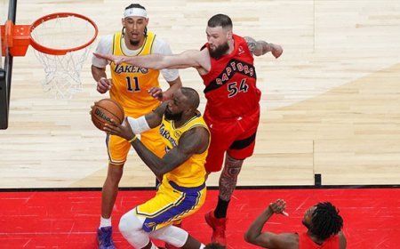 Lakers son saniye üçlüğüyle kazandı! LeBron James’in 1297 maçlık serisi sona erdi