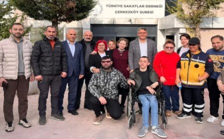AK PARTİ ÇERKEZKÖY İLÇE BAŞKANI AZBAY’DAN SAKATLAR DERNEĞİNE ZİYARET