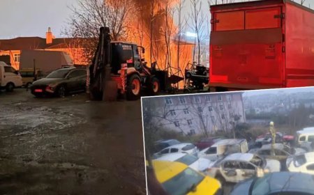 Gaziosmanpaşa'da otopark yangını, 14 araç yandı