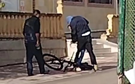 Sokak ortasında çocuğa şiddet