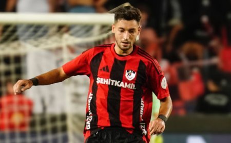 Gaziantep FK'dan sakatlık açıklaması: 'Verilmeyen penaltı pozisyonunda Tayyip Talha'nın yüz kemiği kırıldı!'