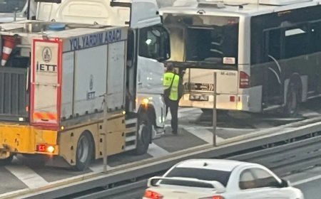 Florya'da metrobüste yangın çıktı