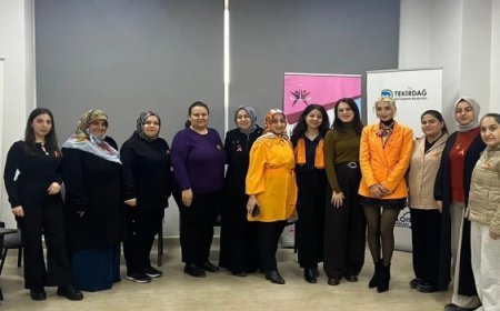 KAGEDER VE TEKİRDAĞ BÜYÜKŞEHİR ÇERKEZKÖY KADIN DANIŞMA MERKEZİ İŞ BİRLİĞİYLE ‘İNSAN HAKLARI VE ŞİDDETLE MÜCADELE’ FARKINDALIK PROGRAMI DÜZENLENDİ