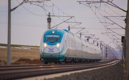 Ankara-İstanbul arasında ek YHT seferleri konuldu