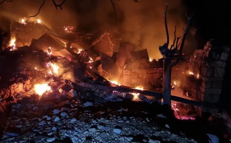 Adana'da yanan ev çöktü, Alzheimer hastası yaşlı kadın aranıyor