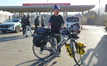 Balıkesir'den bisikletiyle yola çıktı. Umre için 3 bin 450 kilometre pedal çevirdi