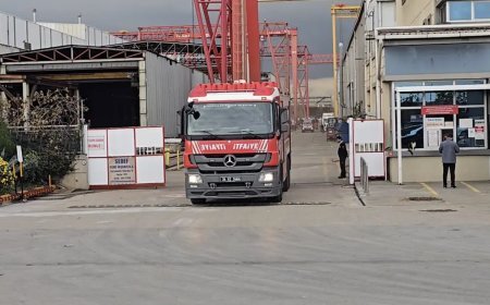 Tuzla'da tersanede iskele çöktü, iki işçi yaralandı