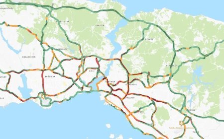 İstanbul'da trafik adım adım ilerliyor