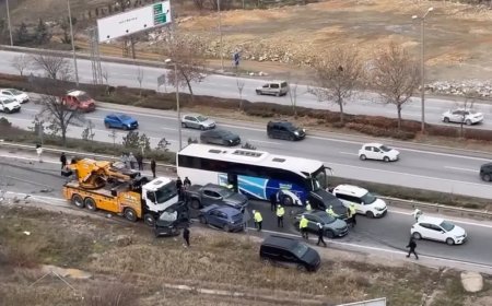 Ortalık savaş alanına döndü. Vinç 13 araca çarptı