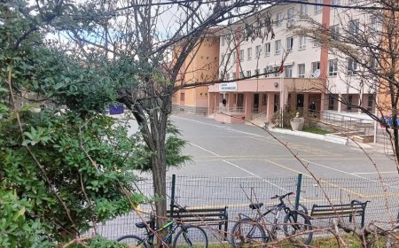 Kız öğrencilerine cinsel organının fotoğrafını gönderen öğretmen tutuklandı