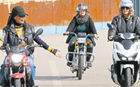 İran’da kadın motosikletçiler yollarda