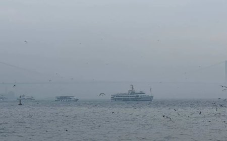 İstanbul'u sis bastı. Görüş mesafesi düştü