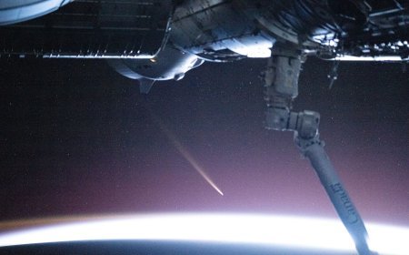 Gizemli yıldızlararası ziyaretçi Dünya'nın yakınından geçti