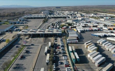 Kapıkule Gümrük Kapısı'nda günlük ticari araç geçiş rekoru kırıldı