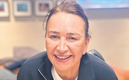 Kuliste sürpriz kutlama