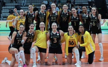 VakıfBank ligin ilk yarısını lider tamamladı!