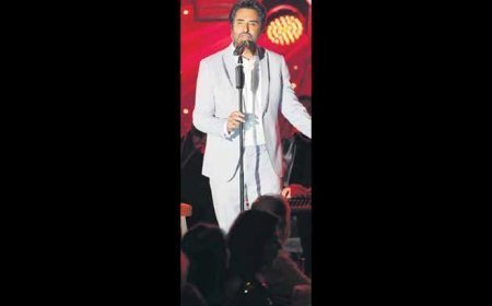 Şarkılara eşlik ettiler