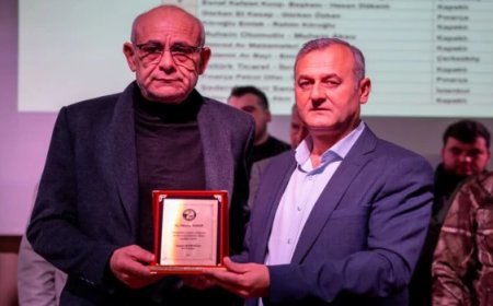 KAPAKLI AVCILAR DERNEĞİ’NDEN HÜSEYİN BAHAR’A PLAKET