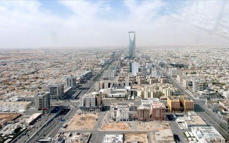 Suudi Arabistan Hakkında Bilgiler; Suudi Arabistan Bayrağı Anlamı, 2026 Nüfusu, Başkenti, Para Birimi Ve Saat Farkı