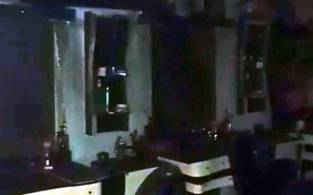 Kuaför dükkanı yangında kullanılamaz hale geldi