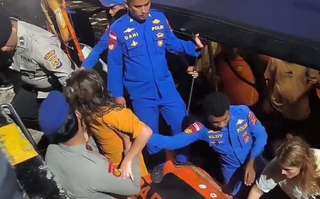 11 kişiyi taşıyan tur teknesi battı! 4 kişi kayıp, arama çalışmaları sürüyor