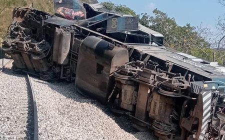 Meksika'da yolcu treni raydan çıktı! Çok sayıda can kaybı ve yaralı var