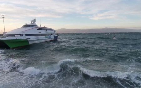 Marmara'da fırtına. İstanbul seferleri iptal edildi