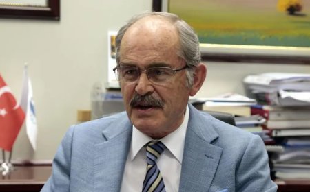 Yılmaz Büyükerşen siyaseti bıraktı