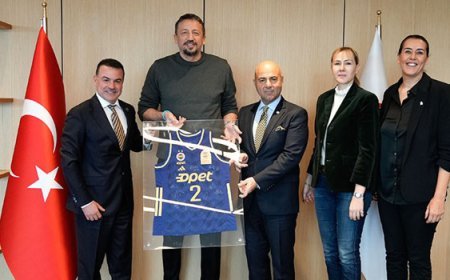 Fenerbahçeli yöneticilerden, TBF Başkanı Türkoğlu'na ziyaret